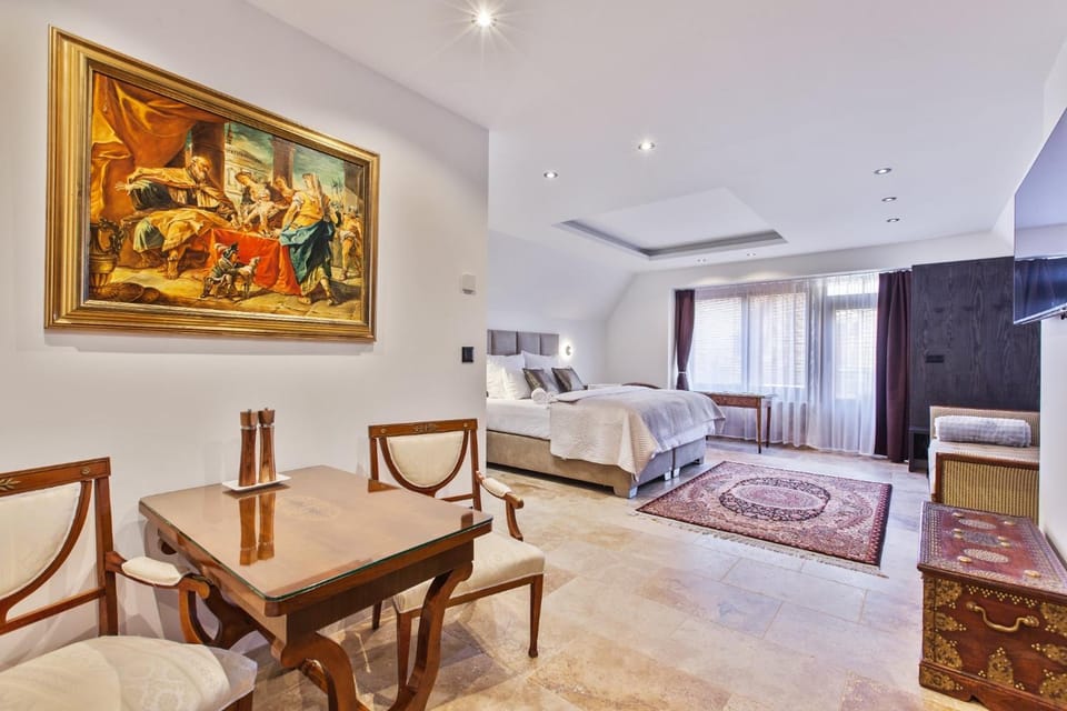 Photo of the whole room, Decorative detail, Seating area, Bedroom
