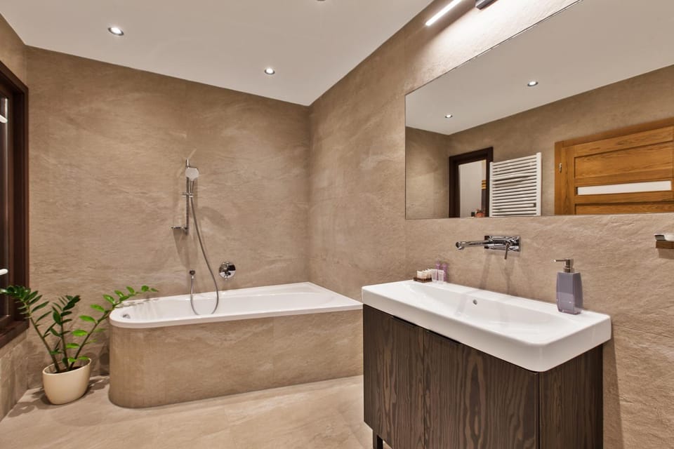 Bathroom, Bath