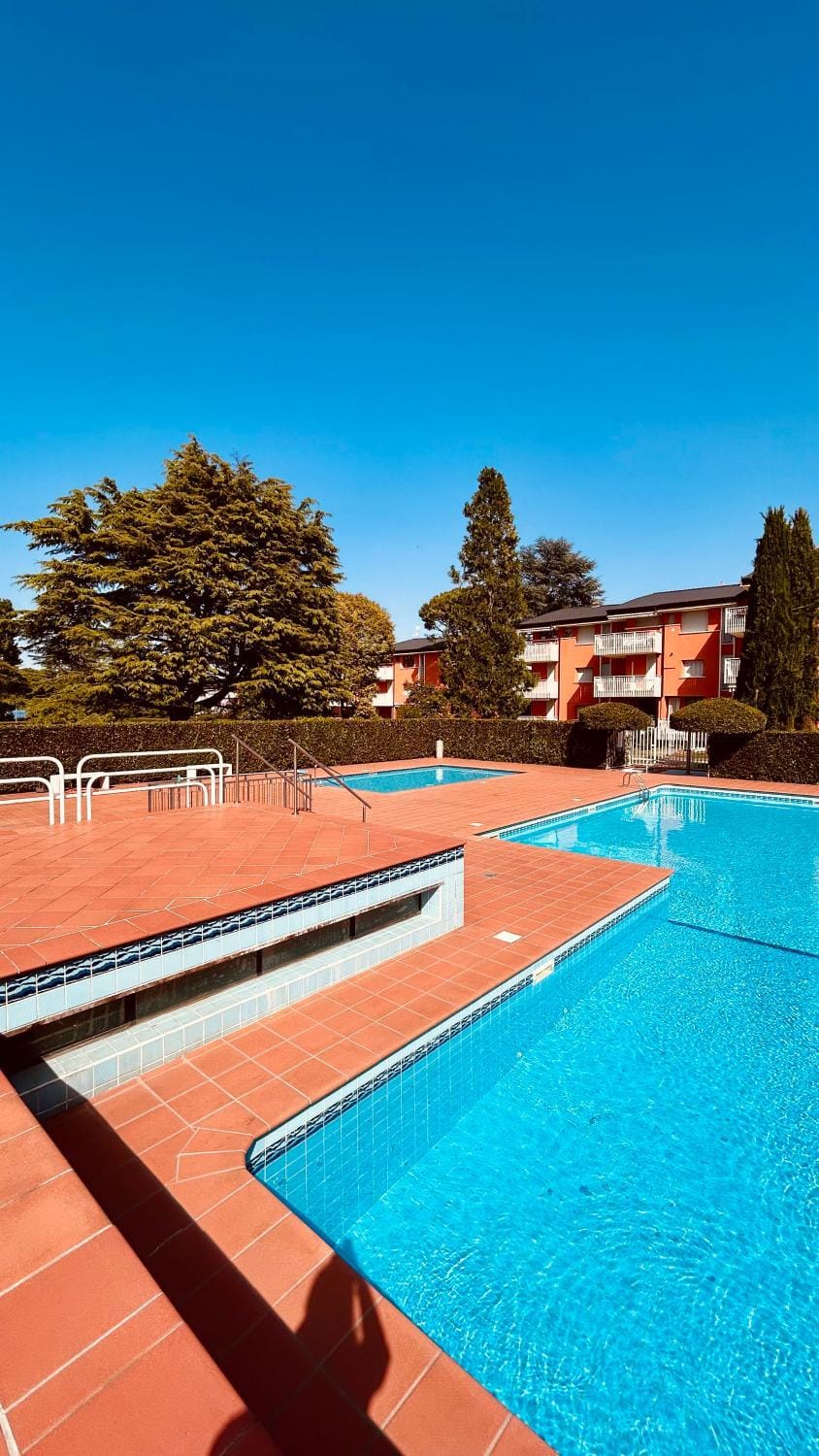 Property building, Balcony/Terrace, Swimming pool