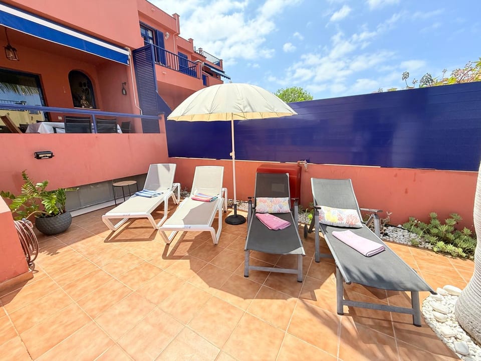 Balcony/Terrace, sunbed