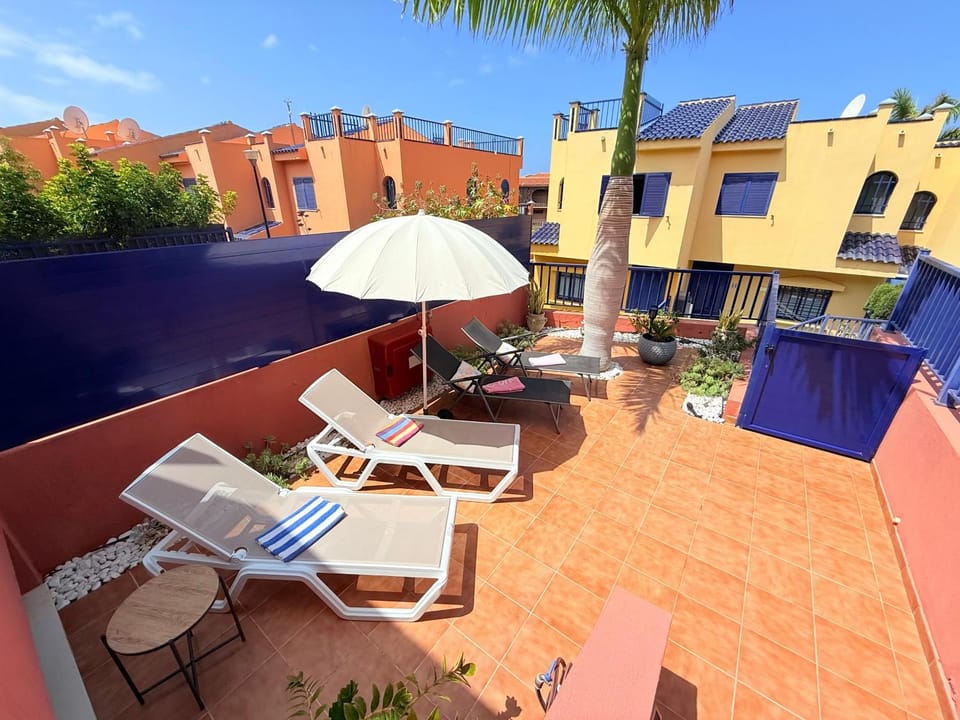 Balcony/Terrace, sunbed