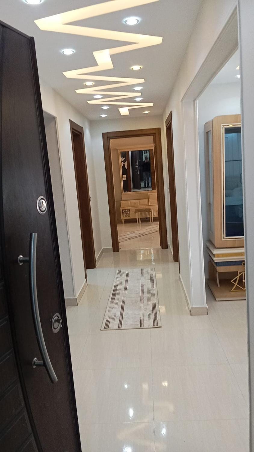شقة جديدة مودرن المهندسين قريب من النيل وجامعة الدول منطقة حية بها مطاعم وخدمات Apartment in Egypt