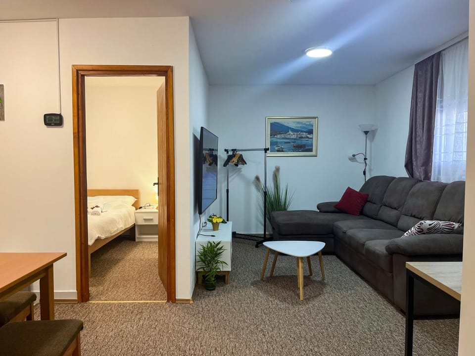 Seating area, Bedroom