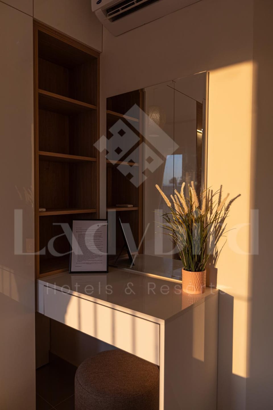 Bedroom, wardrobe
