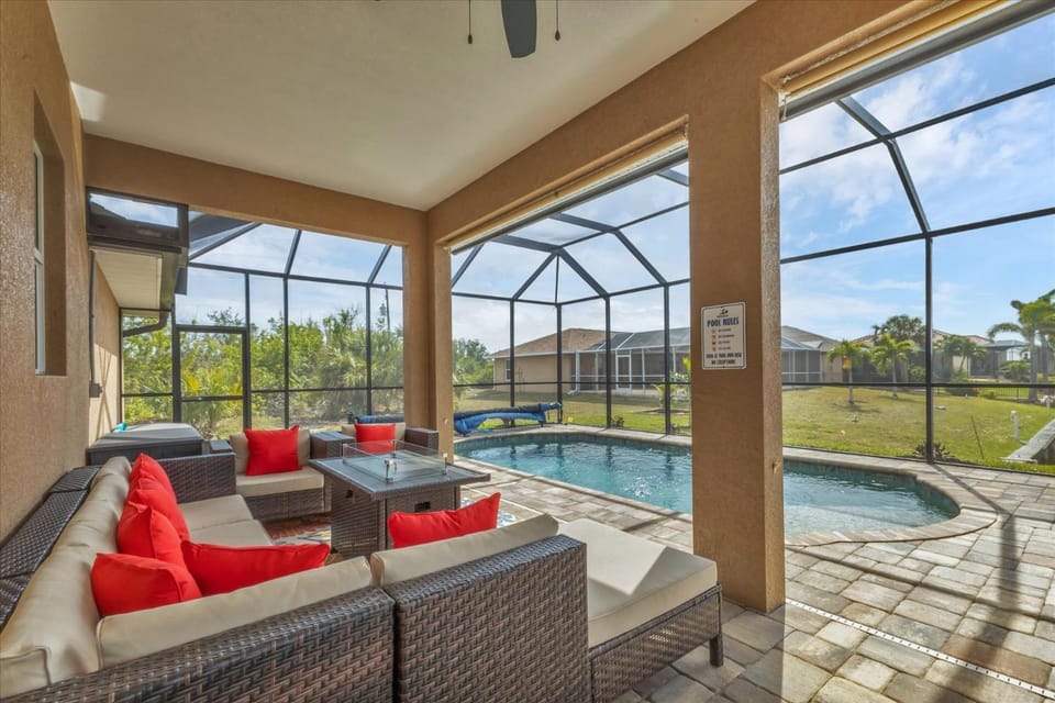 10333 Monticello Dr House in South Gulf Cove