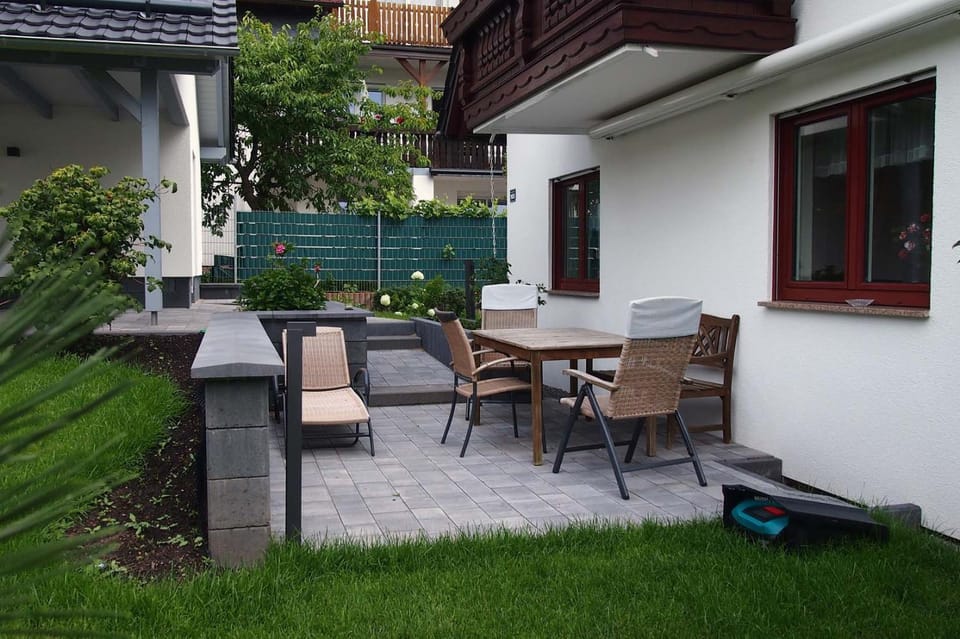 Property building, Balcony/Terrace, Garden view