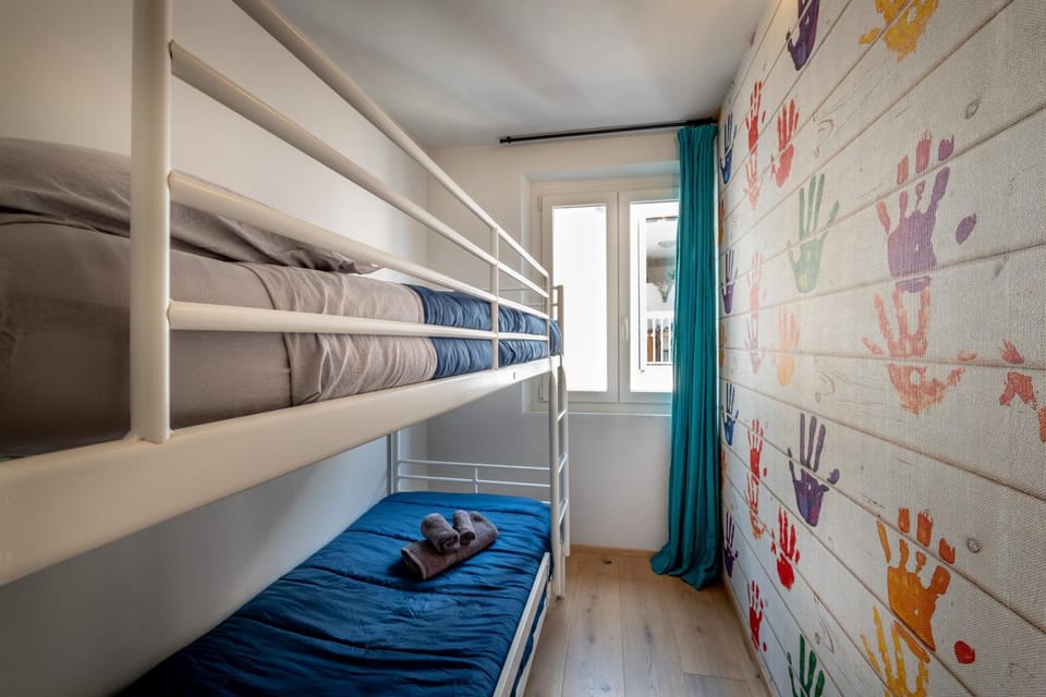 Photo of the whole room, Bedroom, bunk bed