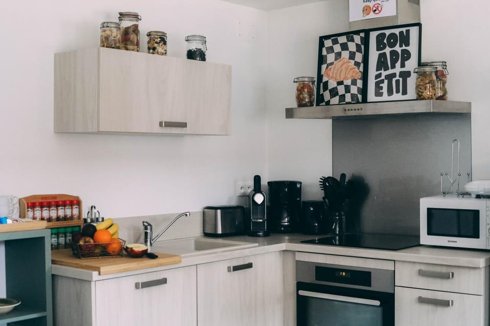 Kitchen or kitchenette