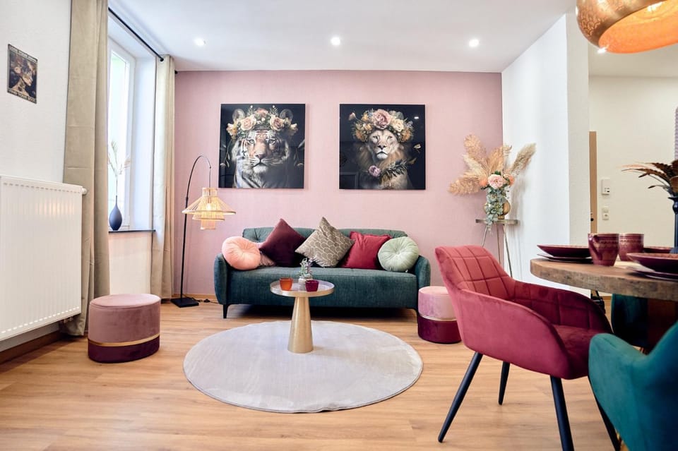 Living room, Seating area