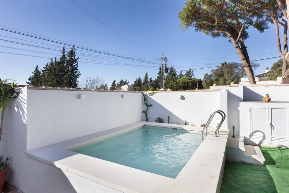 Property building, Swimming pool
