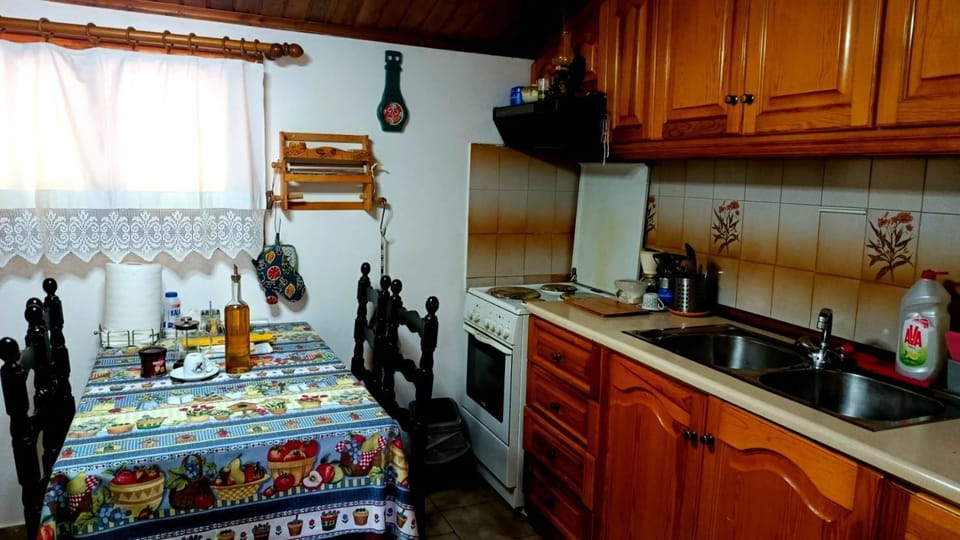 Dining area, oven, kitchen