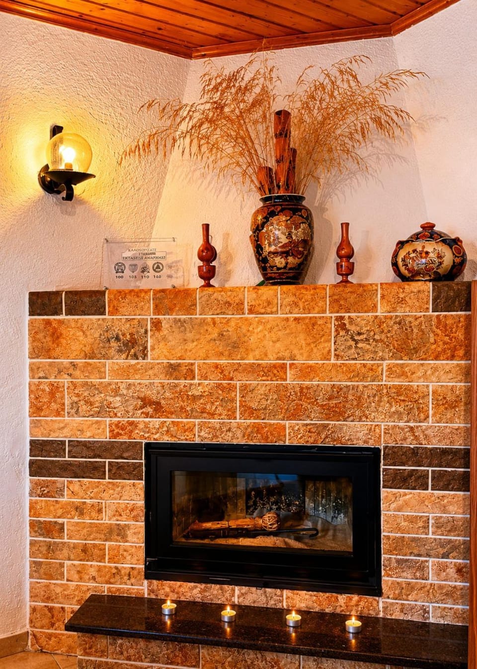 Bedroom, fireplace