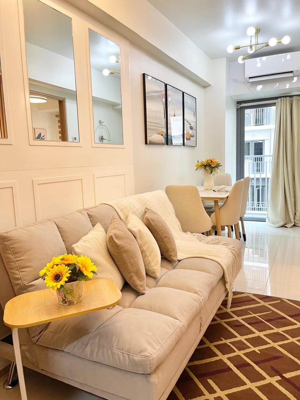 Living room, Seating area