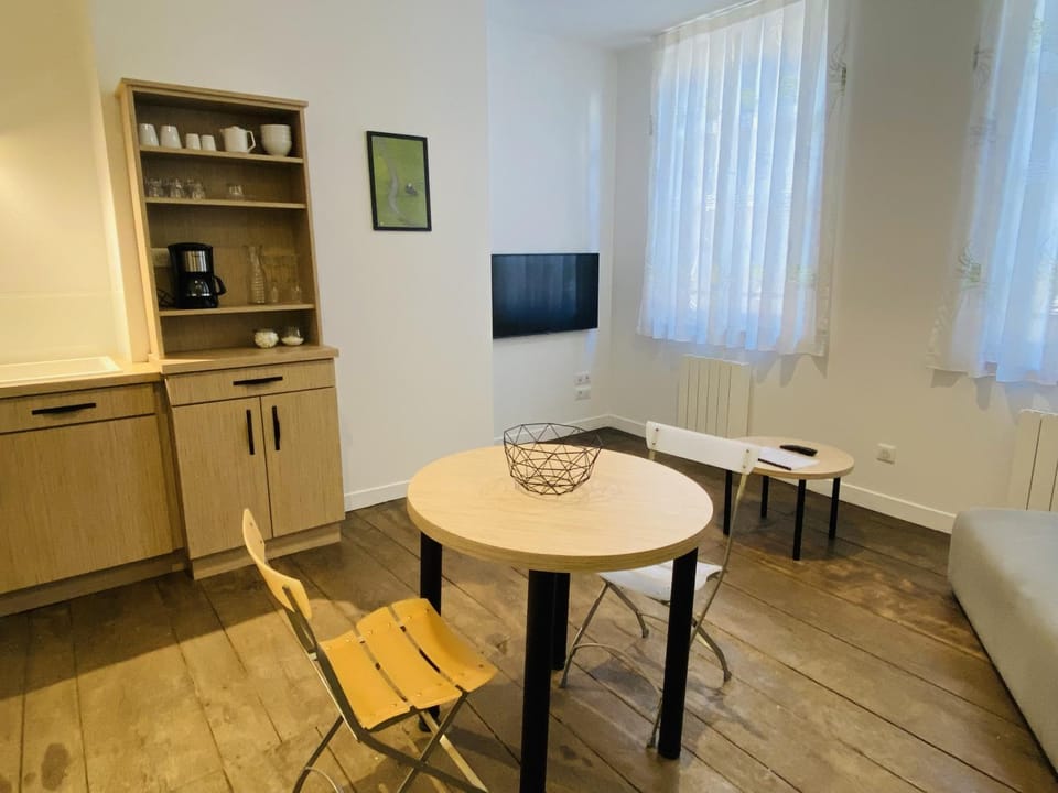 Communal lounge/ TV room, Living room