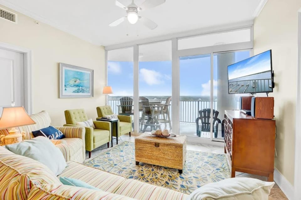 Bel Sole 1102 Spacious water view beach access House in West Beach