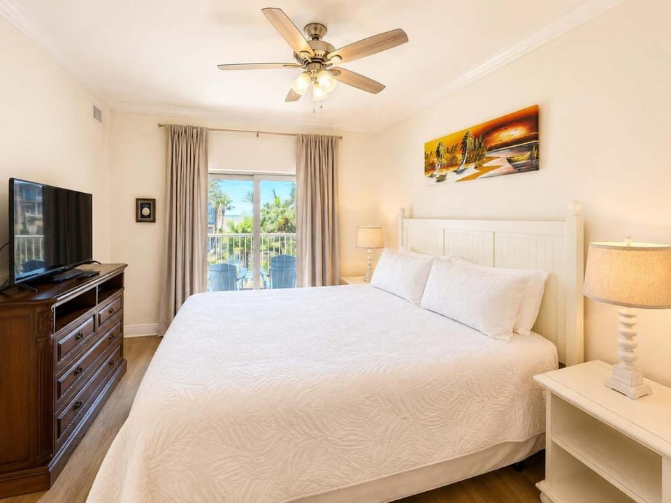 Crystal Tower 206 Amenities galore House in West Beach