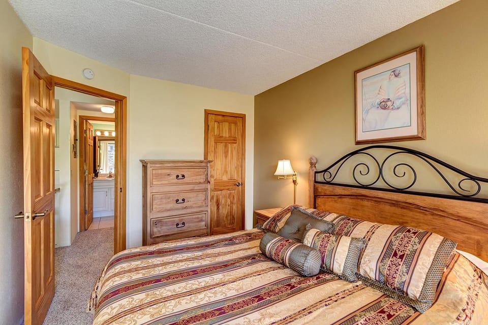Trails End 305 by Great Western Lodging House in Breckenridge