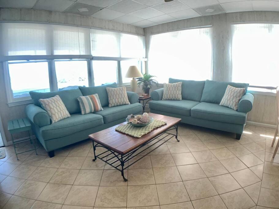 Almost Heaven OCEANFRONT D 3 Bd/3B FREE WIFI Apartment in Surfside Beach
