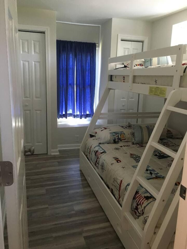 Surfside Beach/ Capt. Jacks ~50 FT From Beach 3br/3ba House in Surfside Beach