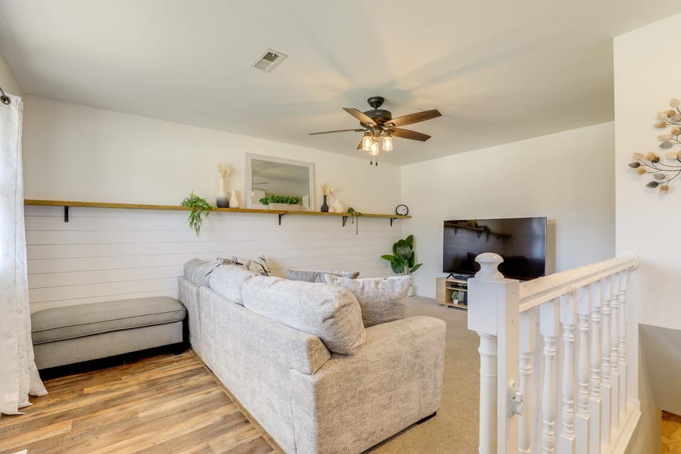 Family-Friendly Lincoln Home w/ Sandbox & Grill! House in Lincoln