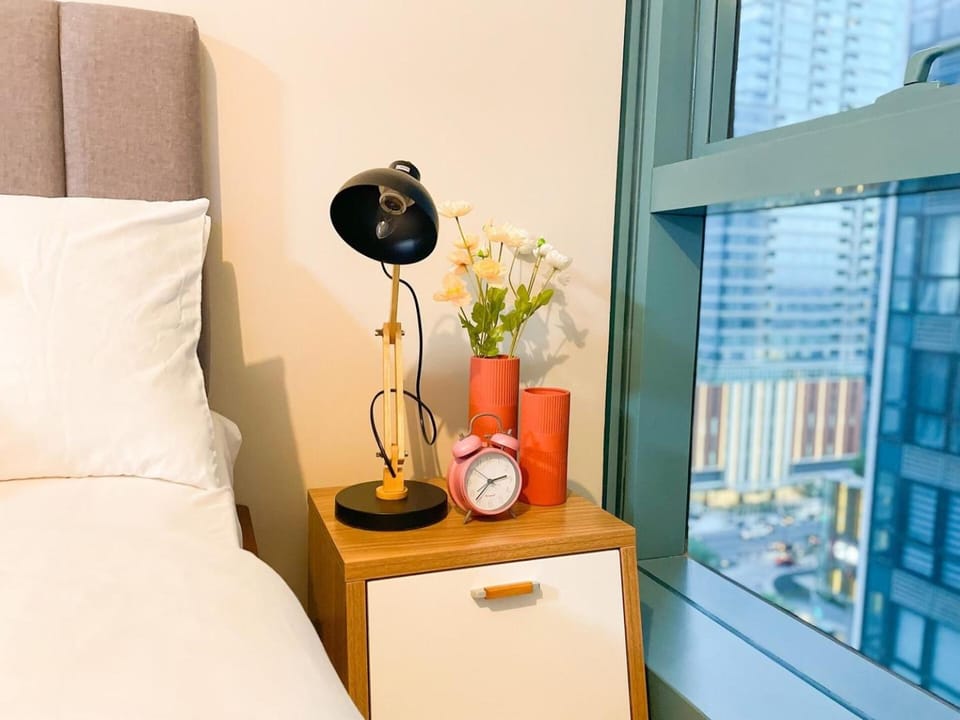 BGC's Best Condo Near Uptown Mall #oursw15o House in Makati