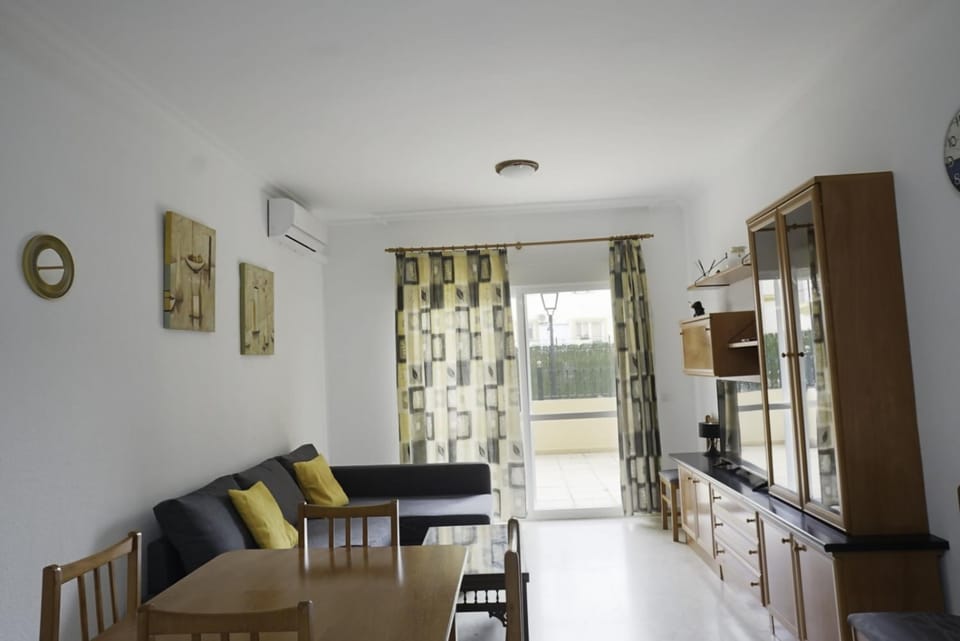 Bonito apartamento en Torrox costa con piscina Apartment in Axarquía