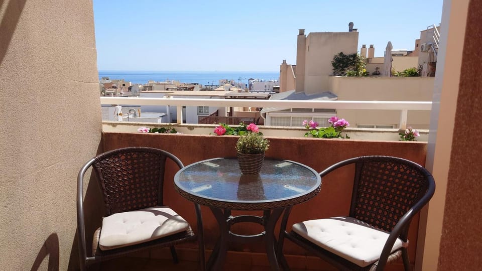 Natural landscape, Balcony/Terrace, Seating area, Sea view