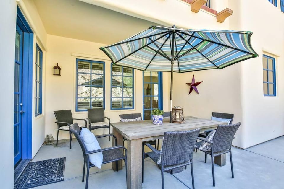 Legacy Villa #1 * Townhouse * 12 Pools *WOW Views * sleeps 8 Apartment in Indian Wells
