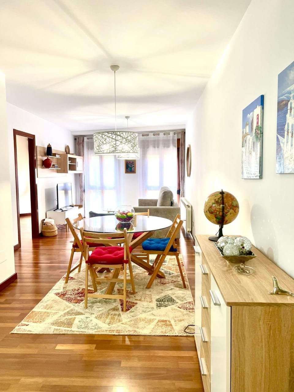 Communal lounge/ TV room, Living room, Dining area