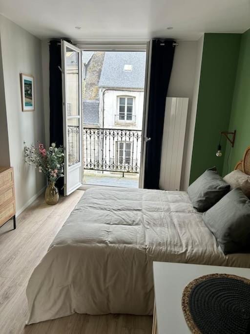 Terasse avec superbe vue sur le marché de Dieppe Apartment in Dieppe