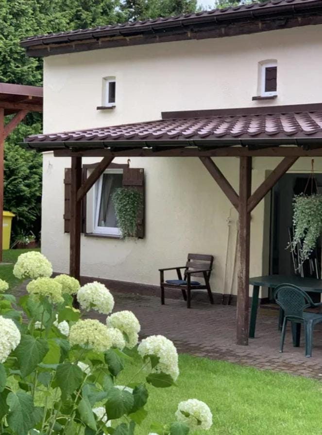 Property building, Patio, Garden