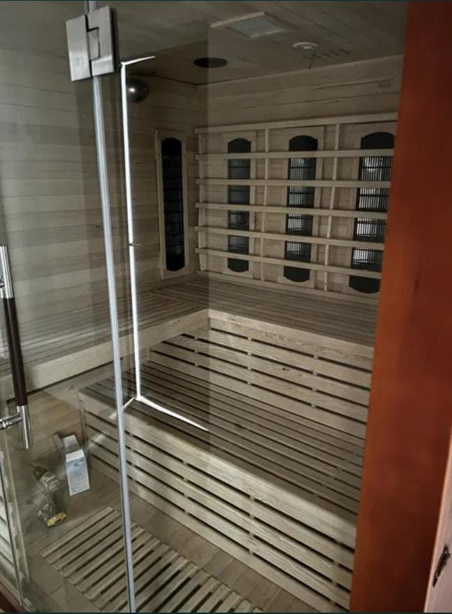 Shower, Sauna