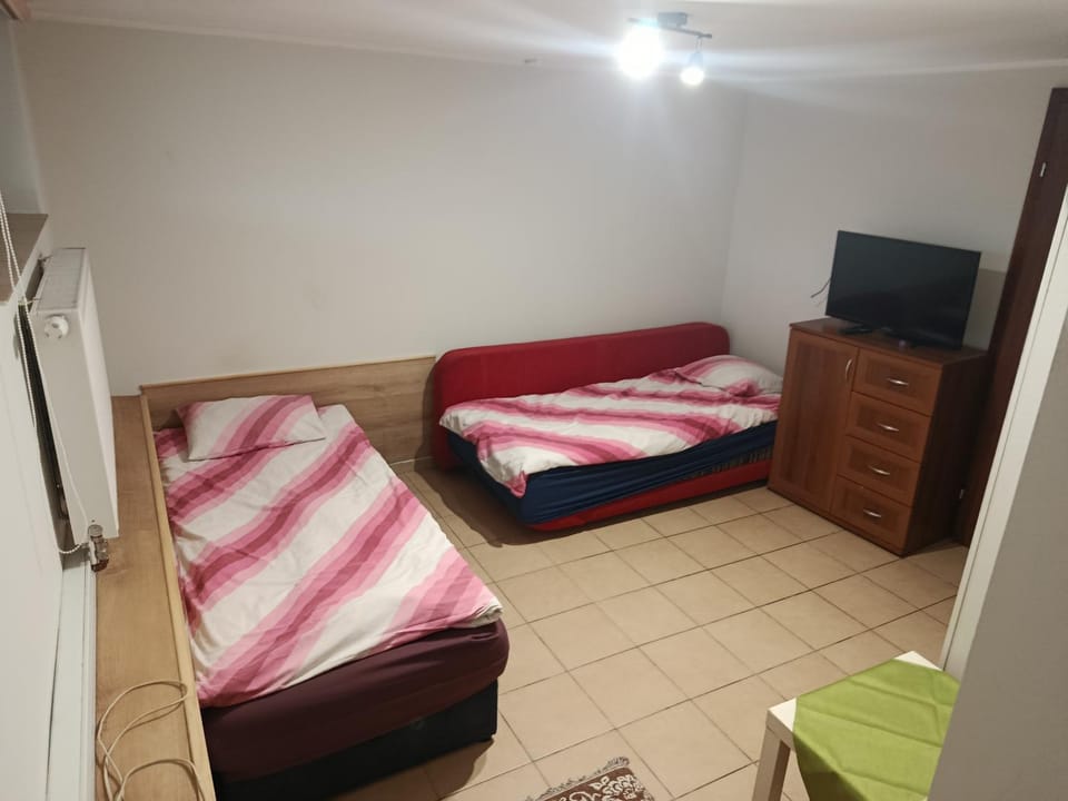 Fenix Grzybno pokoje pracownicze, rodzinne, typu standard,dłuższe pobyty Farm Stay in Pomeranian Voivodeship