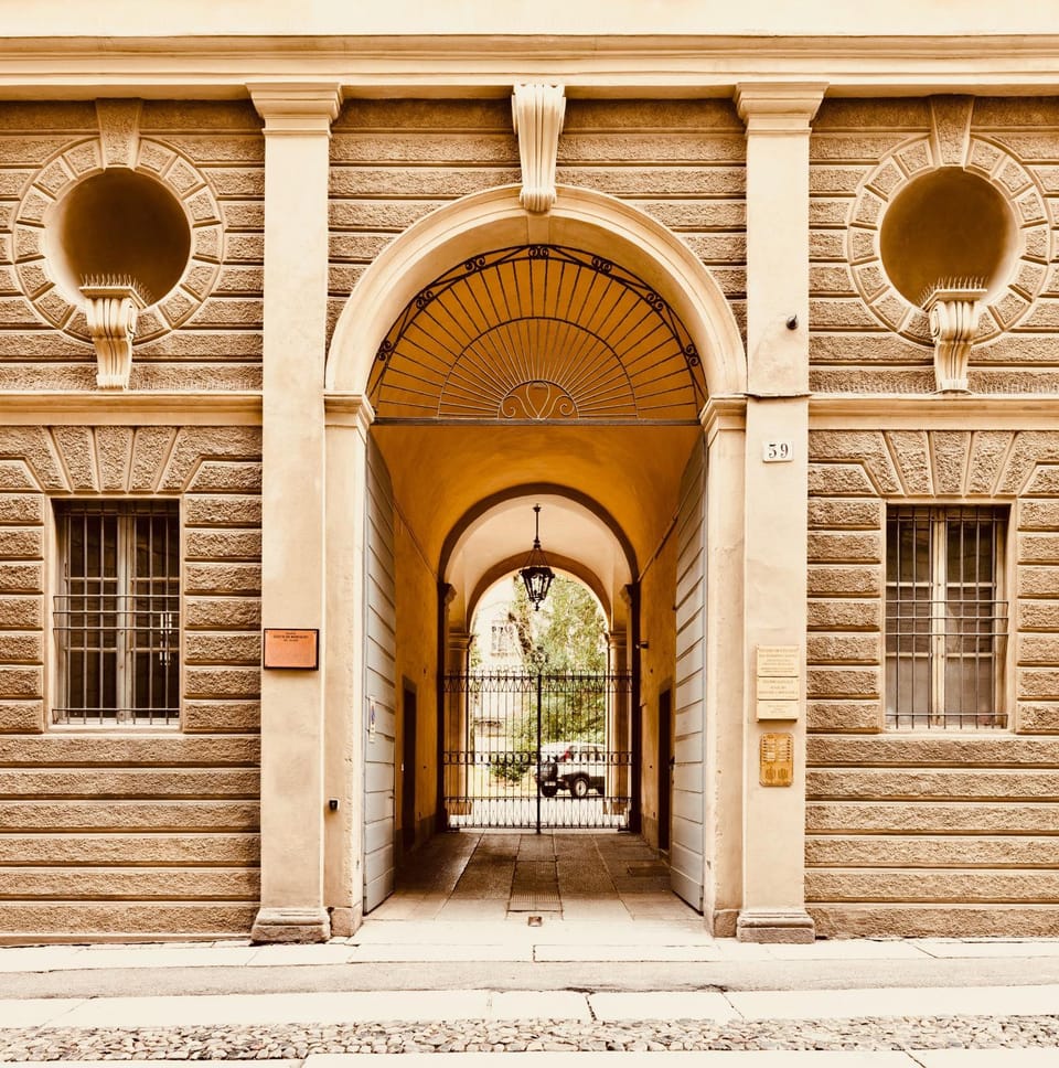 Property building, Facade/entrance