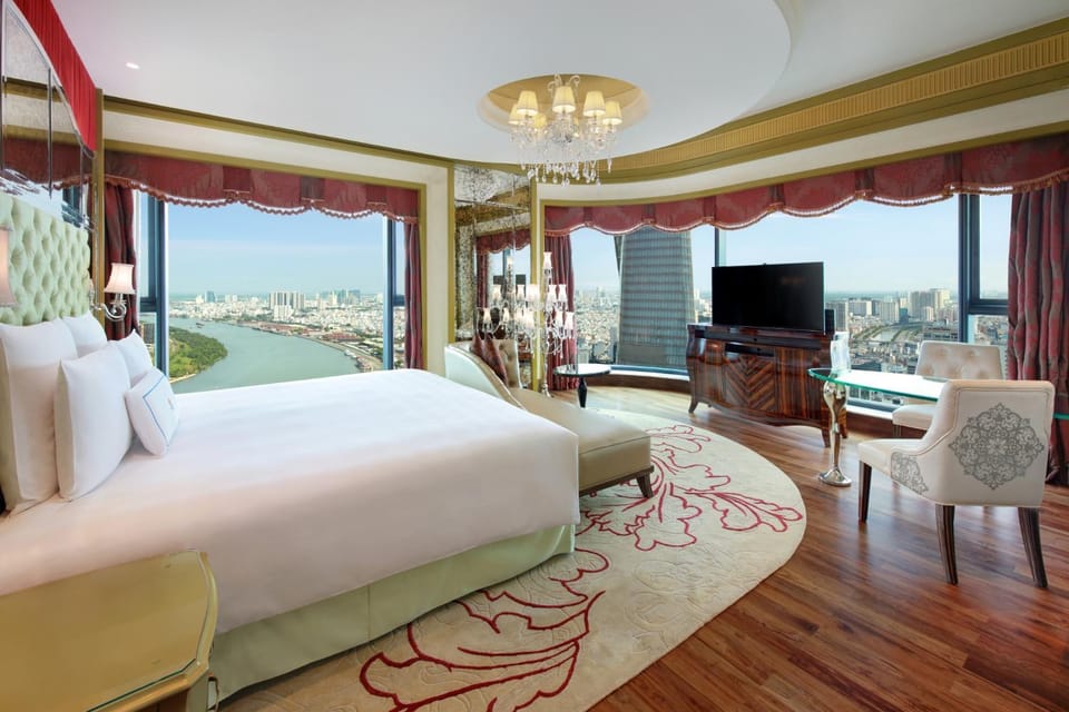 TV and multimedia, View (from property/room), Photo of the whole room, Seating area, Bedroom