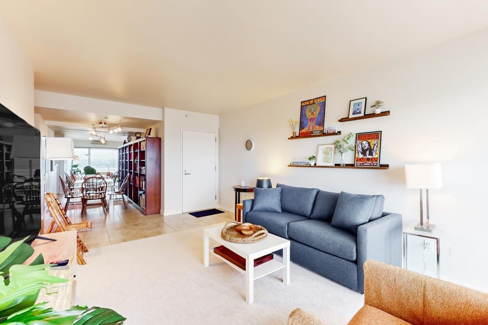 Pike Place Olympic View Apartment in Pike Place Market