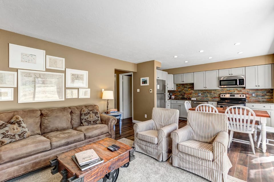 Four OClock Lodge #21 by Great Western Lodging House in Breckenridge