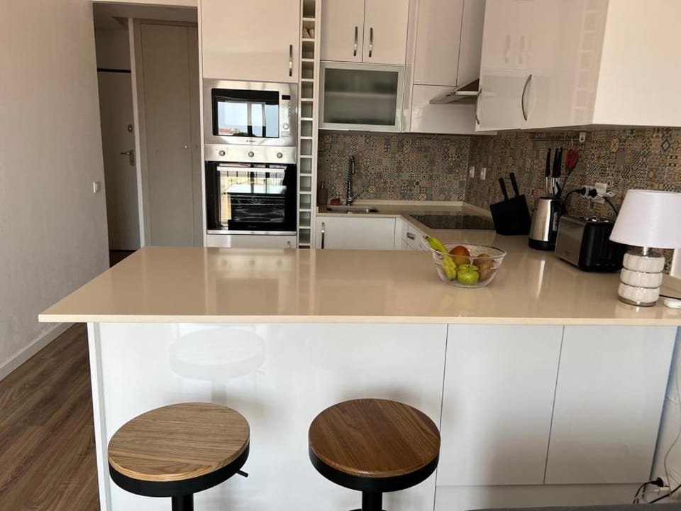 Kitchen or kitchenette, Dining area, dishwasher, stove