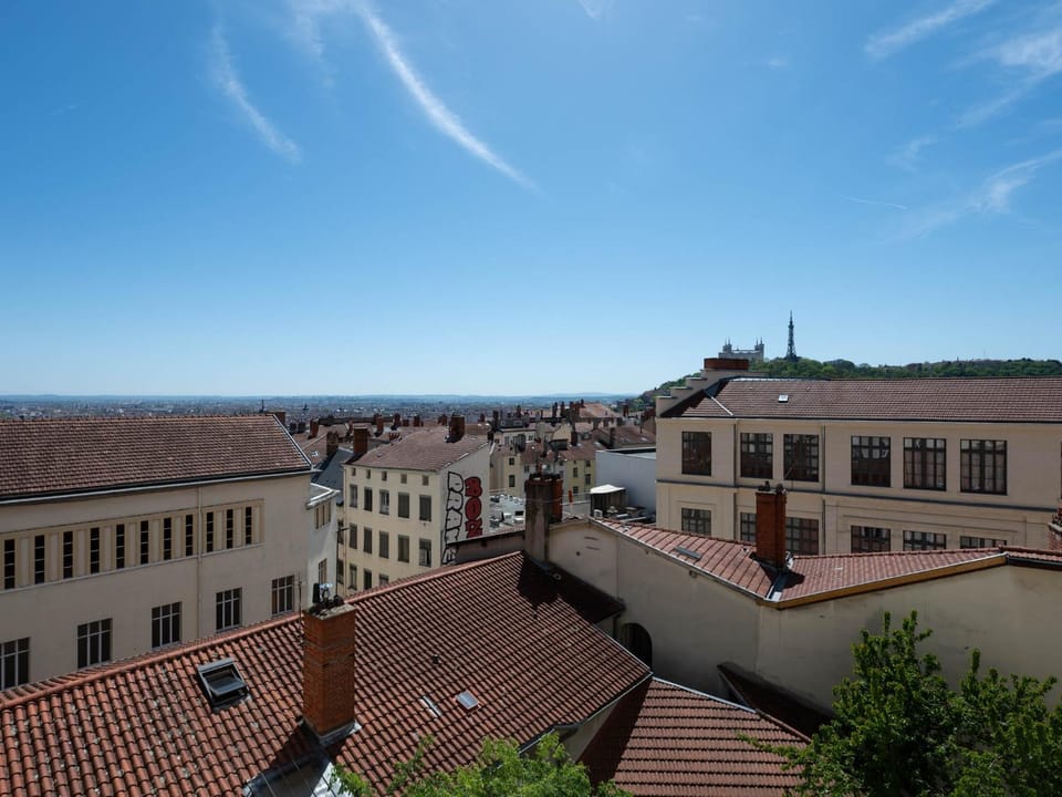 Property building, Day, City view, Landmark view