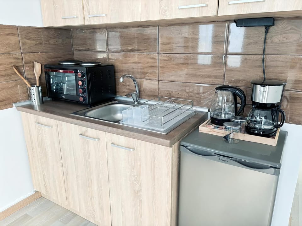 Coffee/tea facilities, Kitchen or kitchenette, kitchen
