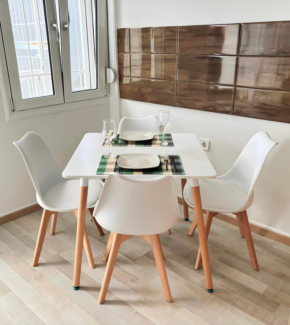 Kitchen or kitchenette, Dining area, kitchen