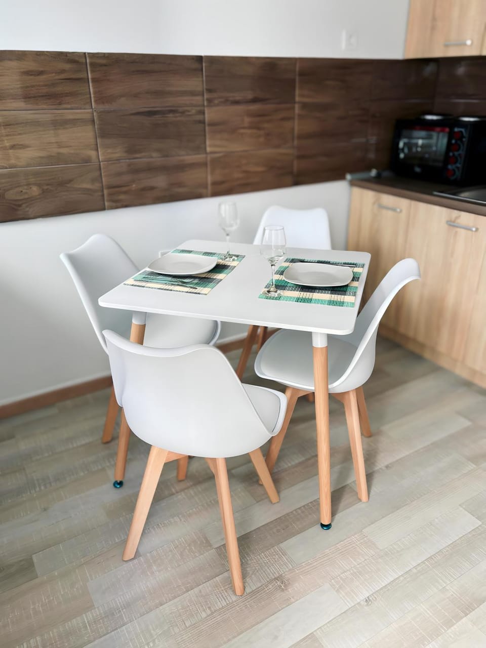Dining area, kitchen