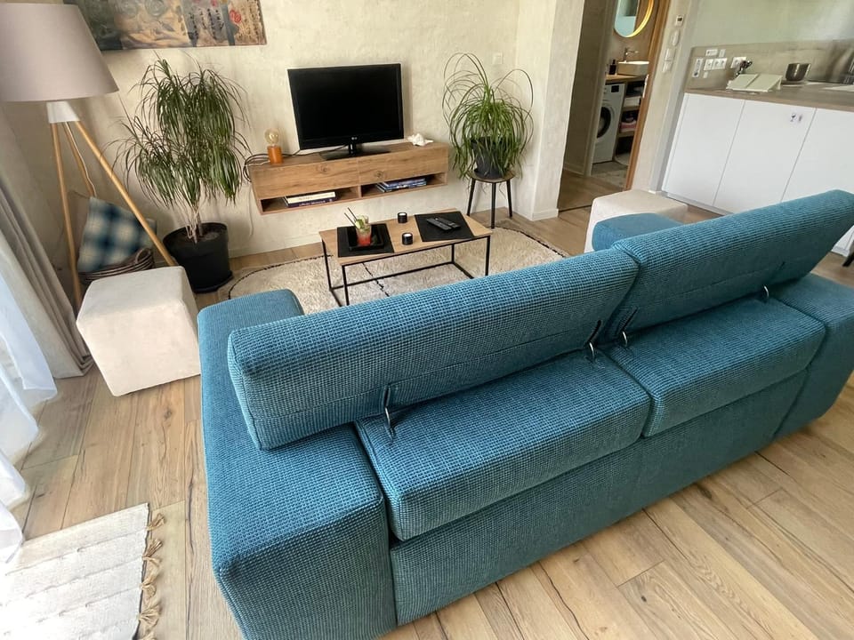 Communal lounge/ TV room