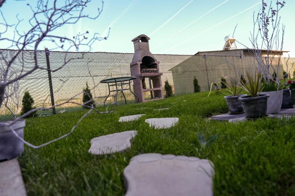 BBQ facilities, Garden view