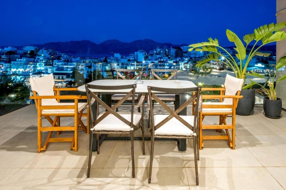 Property building, Balcony/Terrace, Living room