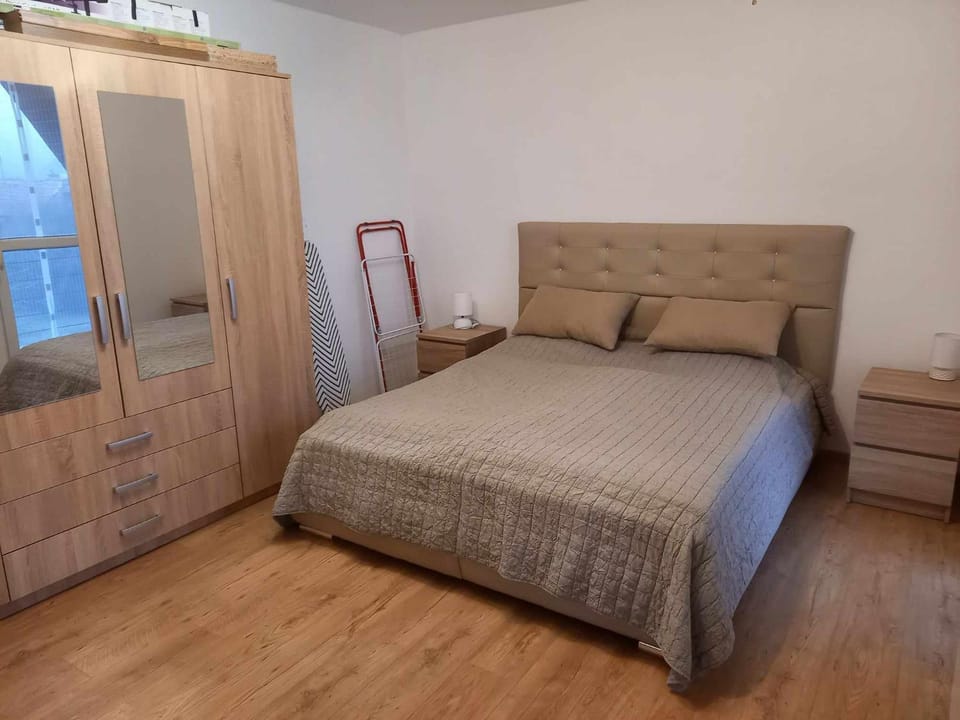 Bed, Bedroom, wardrobe