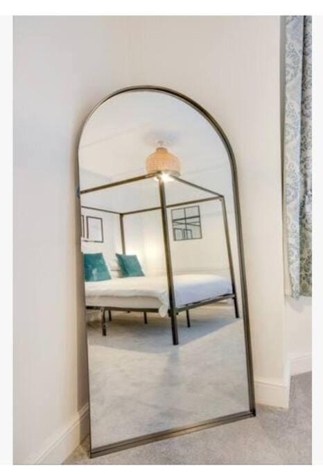 Central 2 bedroom garden flat with free parking Apartment in Royal Tunbridge Wells