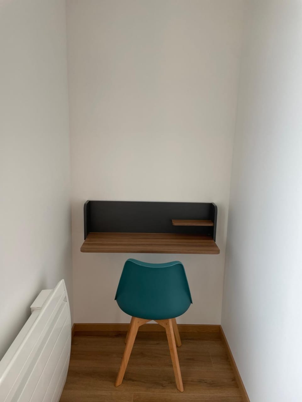 Seating area, Bedroom