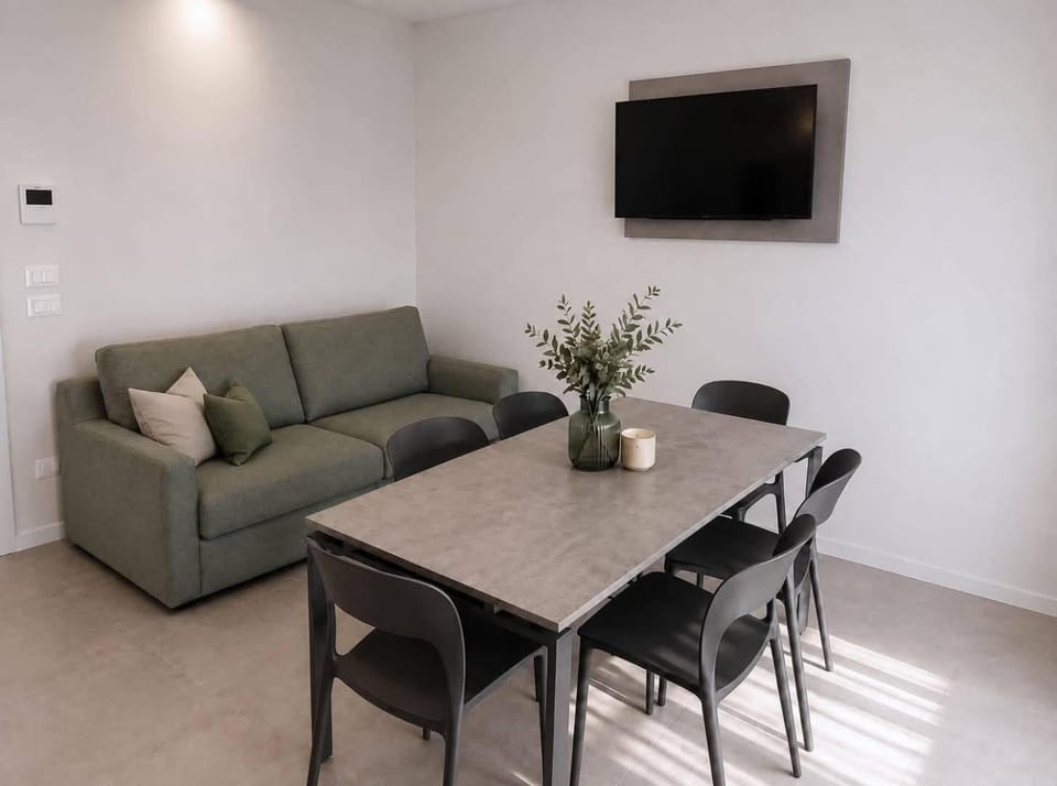 TV and multimedia, Living room, Dining area