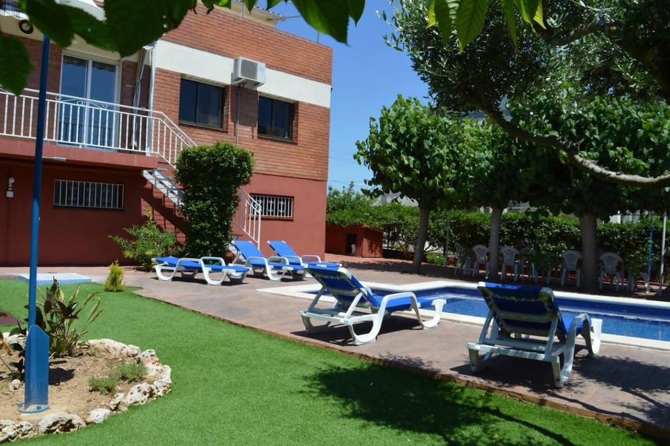 VILLA LAGEM, Casa con piscina, barbacoa, jardín House in Garraf
